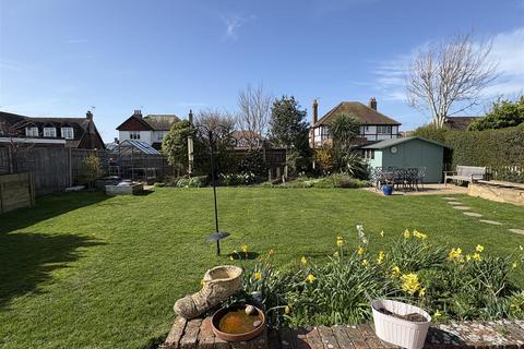 4 bedroom detached house for sale, Harsfold Road, Rustington BN16