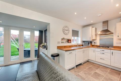 3 bedroom detached house for sale, Rhodfa Caradog, Oakenholt, CH6