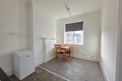 undefined, B, Burlington Parade, Cricklewood, NW2