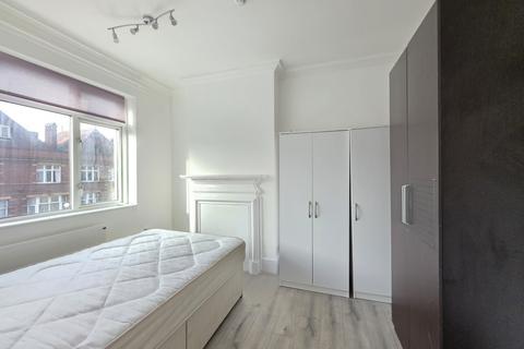 undefined, B, Burlington Parade, Cricklewood, NW2