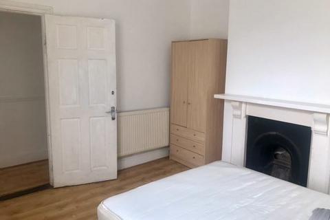 5 bedroom terraced house to rent, Olinda Street, Portsmouth PO1