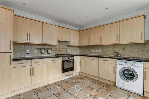 4 bedroom detached house to rent, Arlington Road, Woodford Green