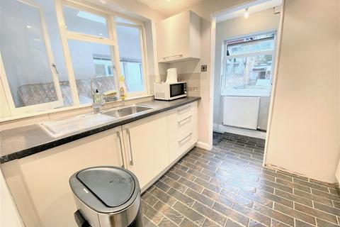 1 bedroom in a flat share to rent, 76 Bridge Road, Uxbridge, UB8