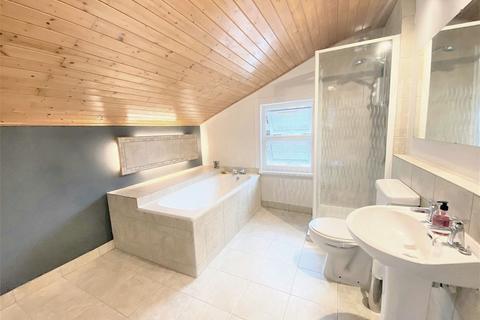 1 bedroom in a flat share to rent, 76 Bridge Road, Uxbridge, UB8