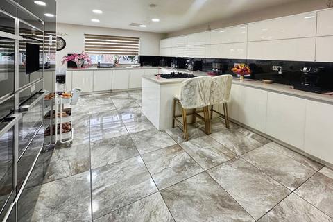 4 bedroom semi-detached house for sale, Nursery Road, Leicester LE5