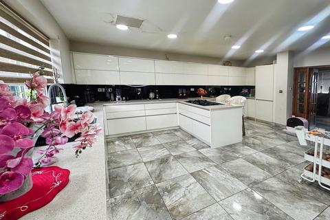 4 bedroom semi-detached house for sale, Nursery Road, Leicester LE5