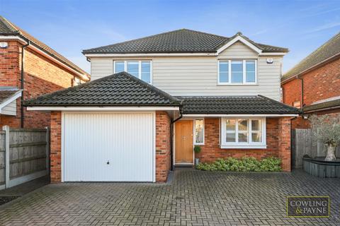4 bedroom detached house for sale, Kelly Road, Bowers Gifford, Basildon