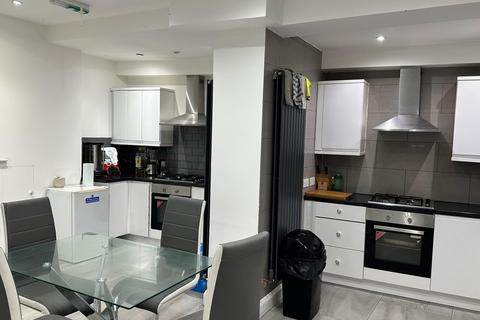 undefined, Oaklands Park Avenue, Ilford IG1