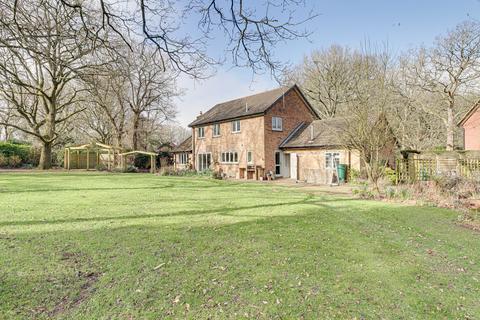 undefined, Woodland Rise, Studham, Studham, LU6