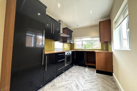 2 bedroom terraced house to rent, Oakfern Grove, High Green, S35