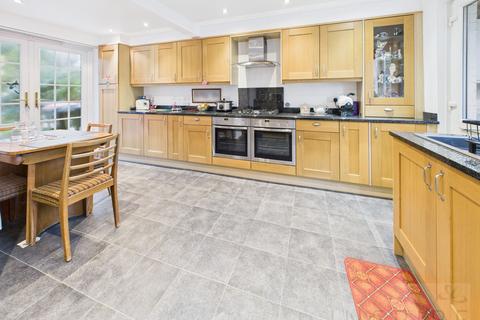 undefined, Ridgeside, Crawley RH10