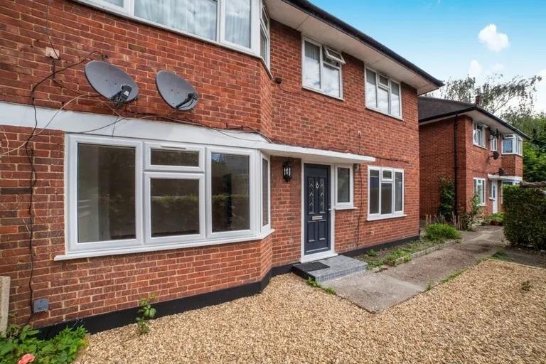 2 Bedroom Maisonette for sale