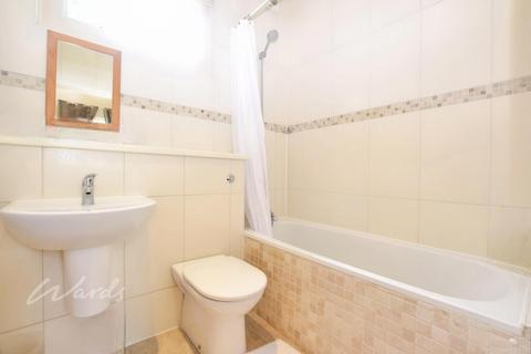 2 bedroom mews to rent, Priory Mews Priory Courtyard CT11