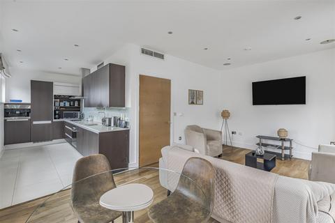 2 bedroom flat to rent, Upper Richmond Road, Putney, SW15