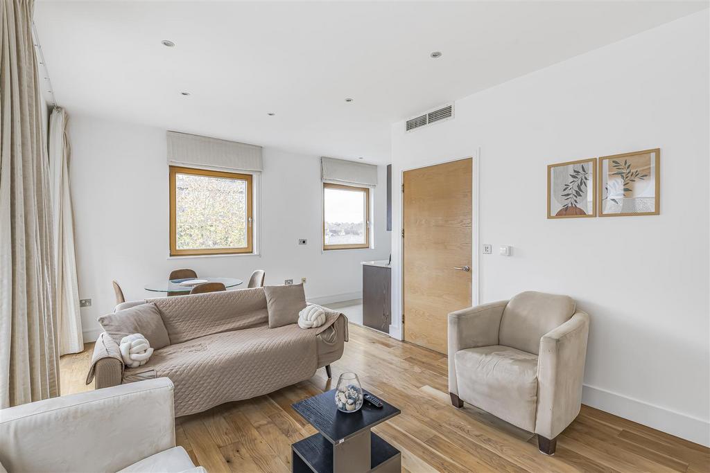Flat 15  226 Upper Richmond road-2.JPG