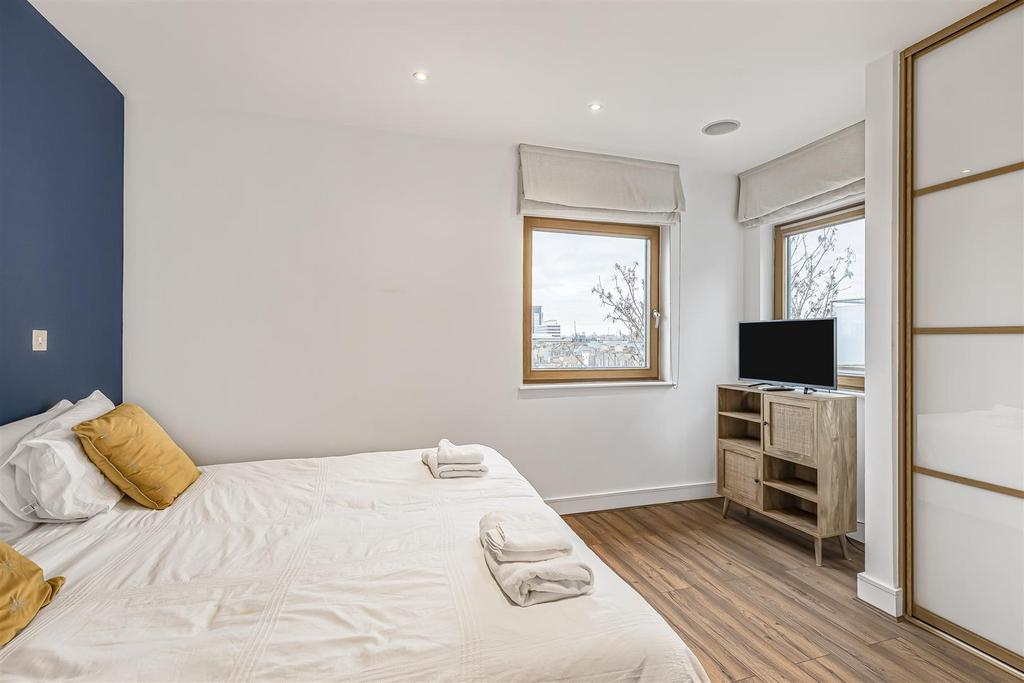 Flat 15  226 Upper Richmond road-10.JPG