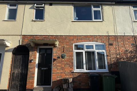 3 bedroom terraced house to rent, Orchards Drive, Wigston