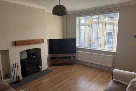 3 bedroom terraced house to rent, Orchards Drive, Wigston