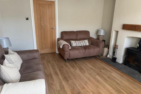 3 bedroom terraced house to rent, Orchards Drive, Wigston
