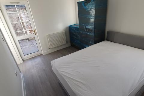 1 bedroom ground floor flat to rent, View Property Video