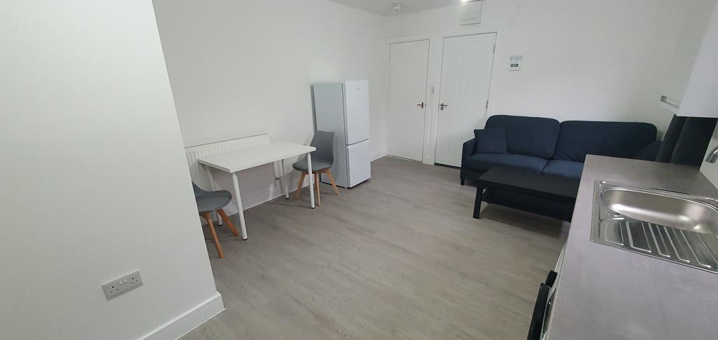 Apartment in Cardiff, Plasnewydd, Roath - View 4
