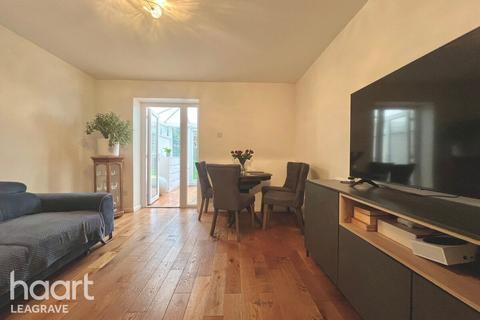 undefined, Chiltern Gardens, Luton