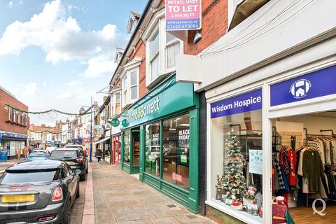 2 bedroom apartment to rent, High Street, Sheerness, Kent, ME12