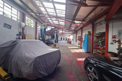 Garage to rent, 194-198 Sheen Ln London SW14 8LF