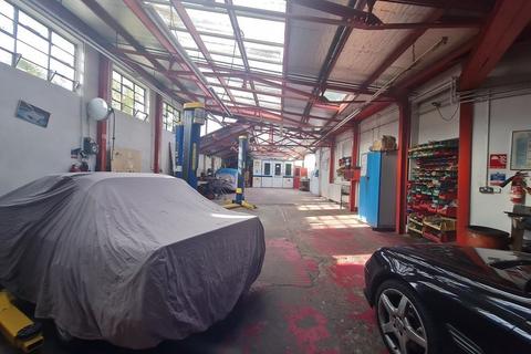 Garage to rent, 194-198 Sheen Ln London SW14 8LF