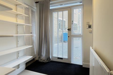 2 bedroom flat to rent, Blackheath Village