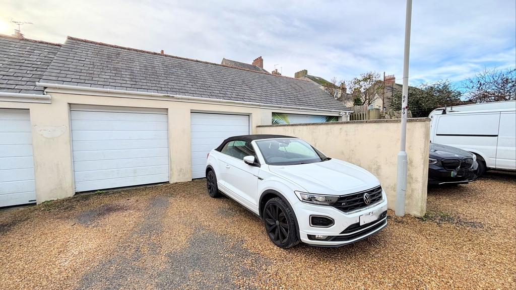 Garage and parking 2