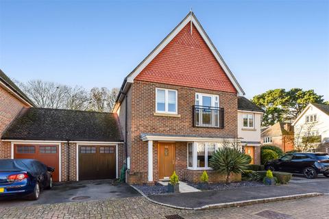 3 bedroom house for sale, Meadow Close, Lavant, Chichester