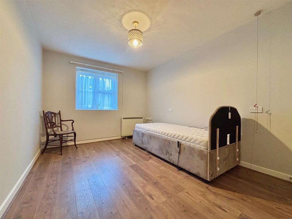 BED1.jpg