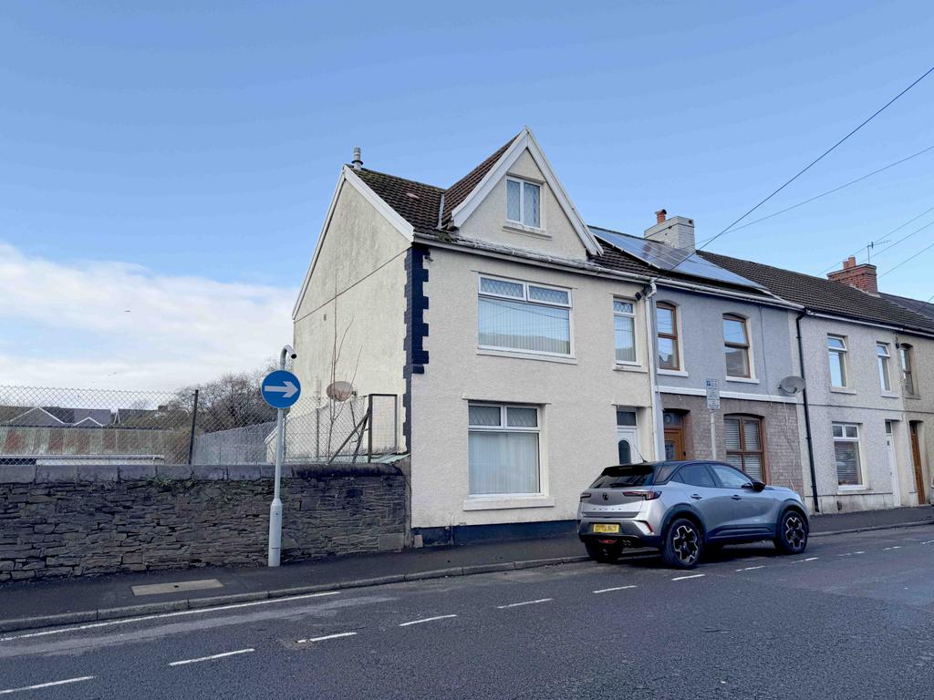 3 Bedroom end of terraced for sale on Brighton Ro
