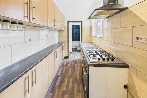 3 bedroom end of terrace house for sale, Mostyn Street, Leicester LE3