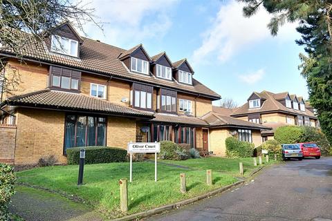 1 bedroom maisonette for sale, Oliver Court, Chapmore End SG12