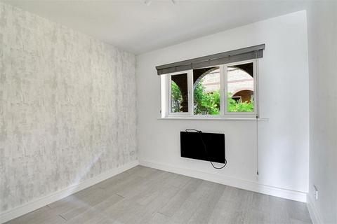 1 bedroom maisonette for sale, Oliver Court, Chapmore End SG12