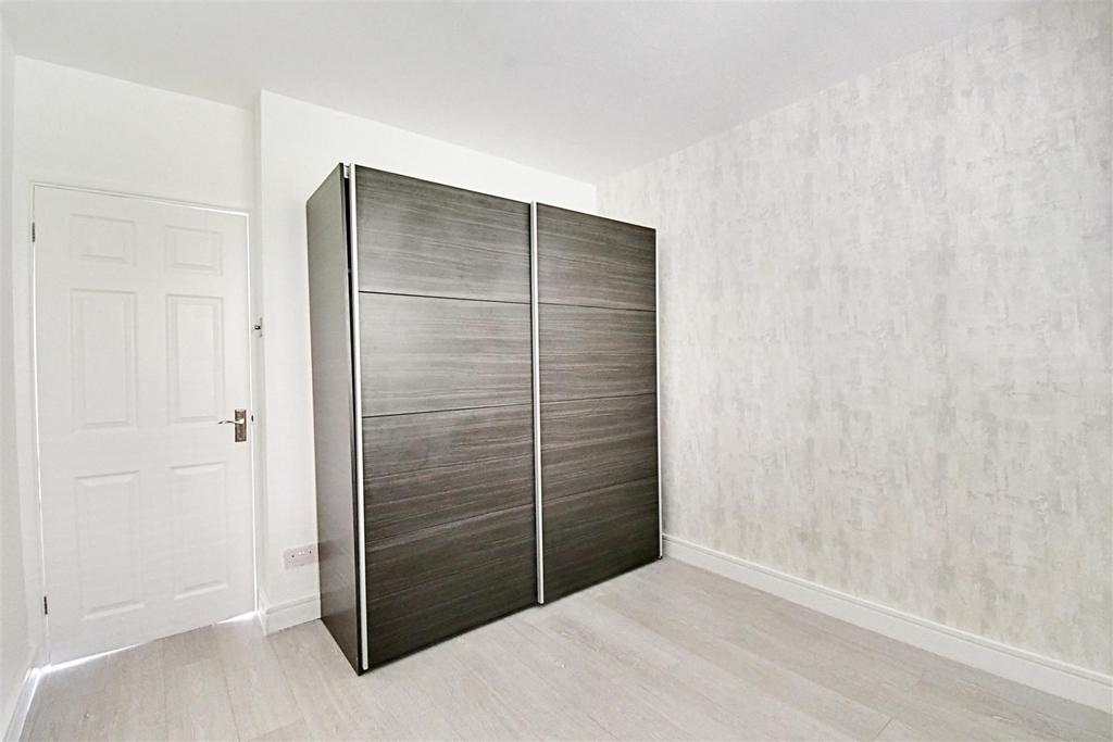 Bedroom 1 2.jpg