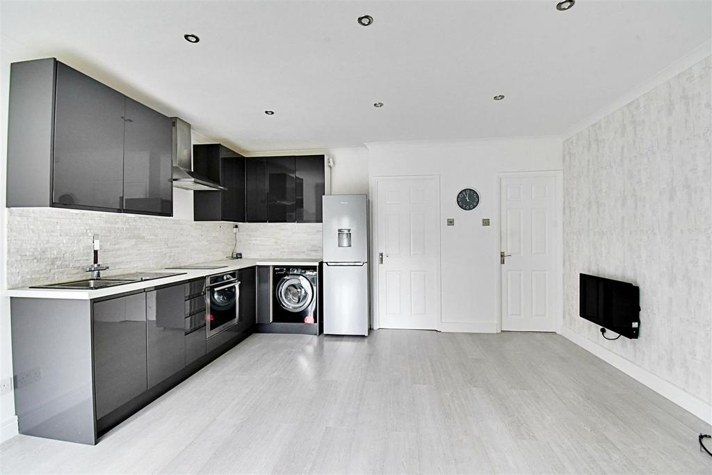 Living Room 1.jpg
