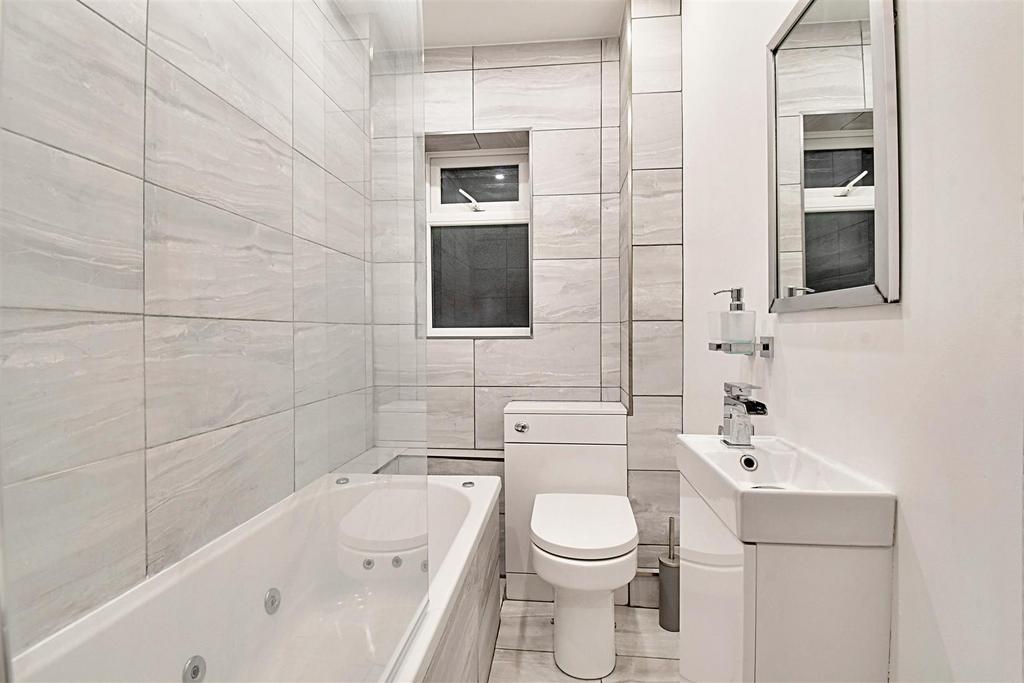 Bathroom 1.jpg