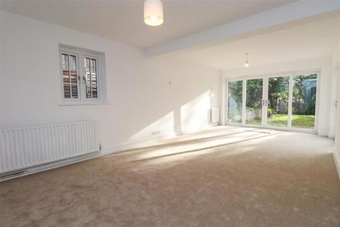 undefined, Aldershot Road, Fleet GU52
