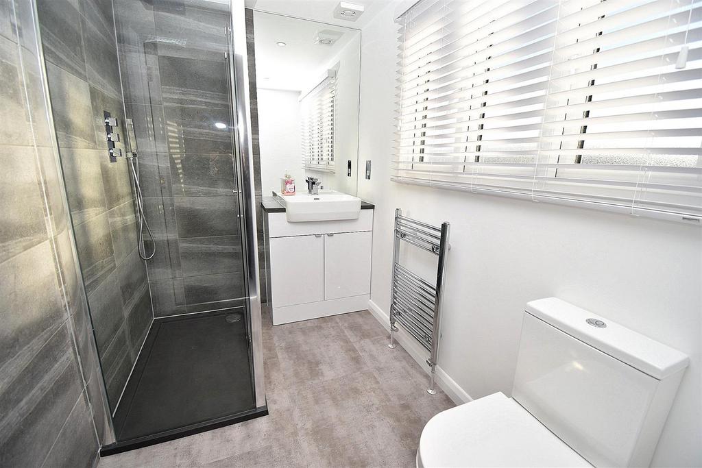Ensuite first floor use.jpg