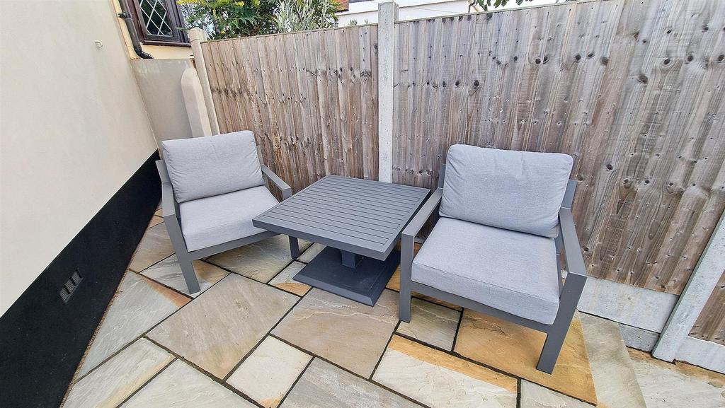 SEATING AREA.jpg