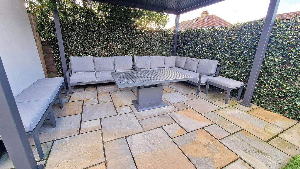COVERED SEATING.jpg