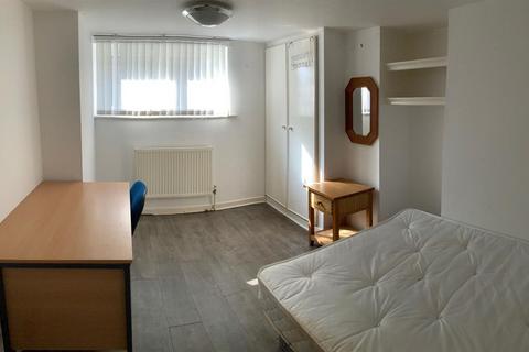 3 bedroom flat to rent, 43B Parsonage Road, Manchester M20