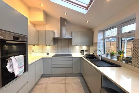 undefined, Buckhurst Way, Buckhurst Hill, IG9