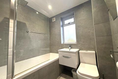 undefined, Buckhurst Way, Buckhurst Hill, IG9