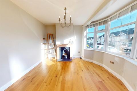 4 bedroom terraced house to rent, Buckhurst Way, Buckhurst Hill, IG9