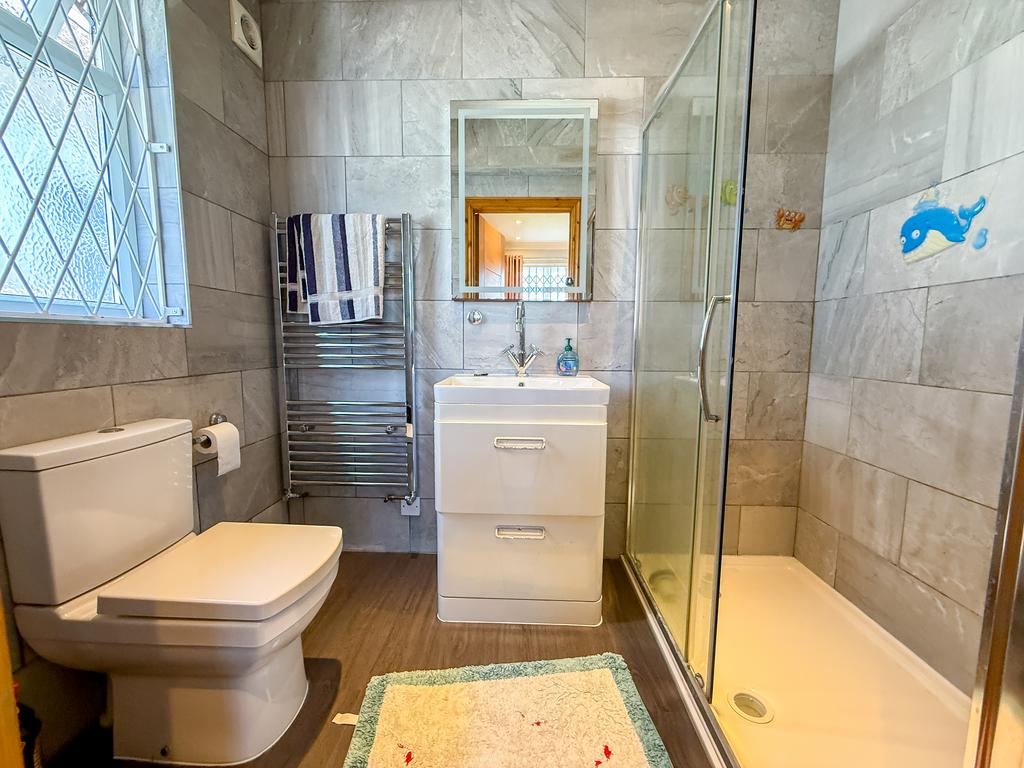 En Suite Shower Room