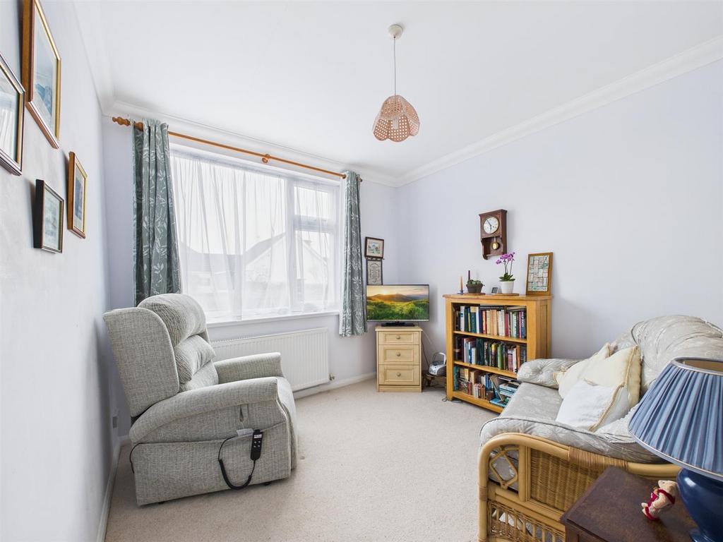 CAM02295 G0-PR0355-STILL016.jpg